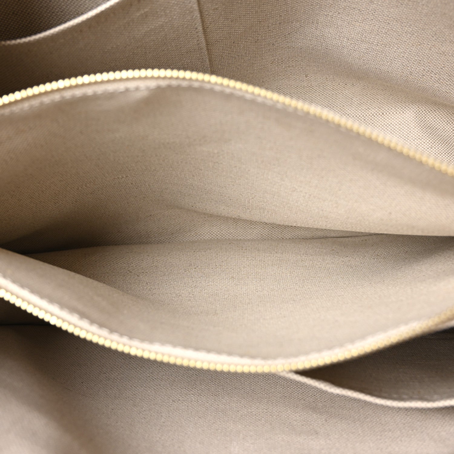 Louis Vuitton Monogram Flight Mode Onthego Voyage 5 of 10