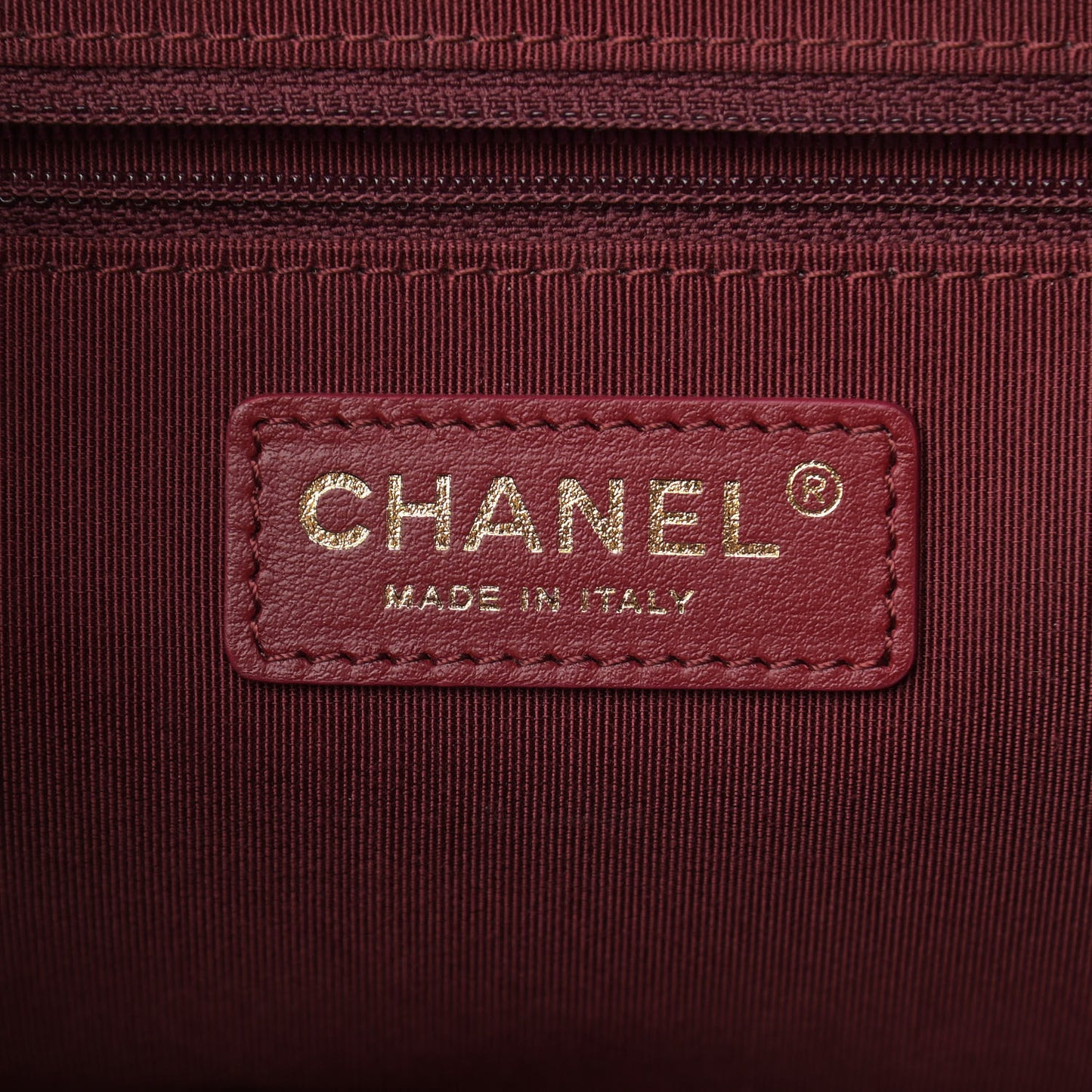 Bullskin Stitched Medium Shopping Bag Burgundy