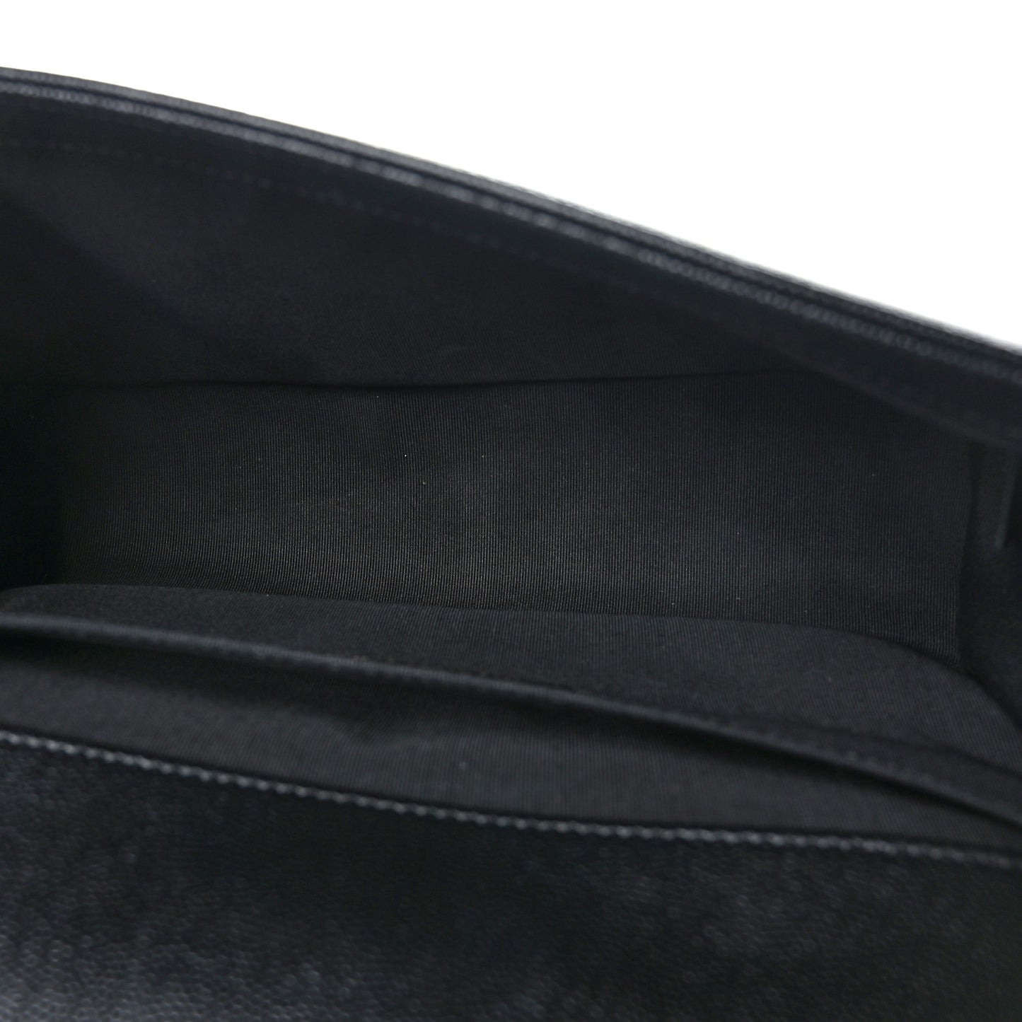 Caviar Quilted Medium Boy Flap Black