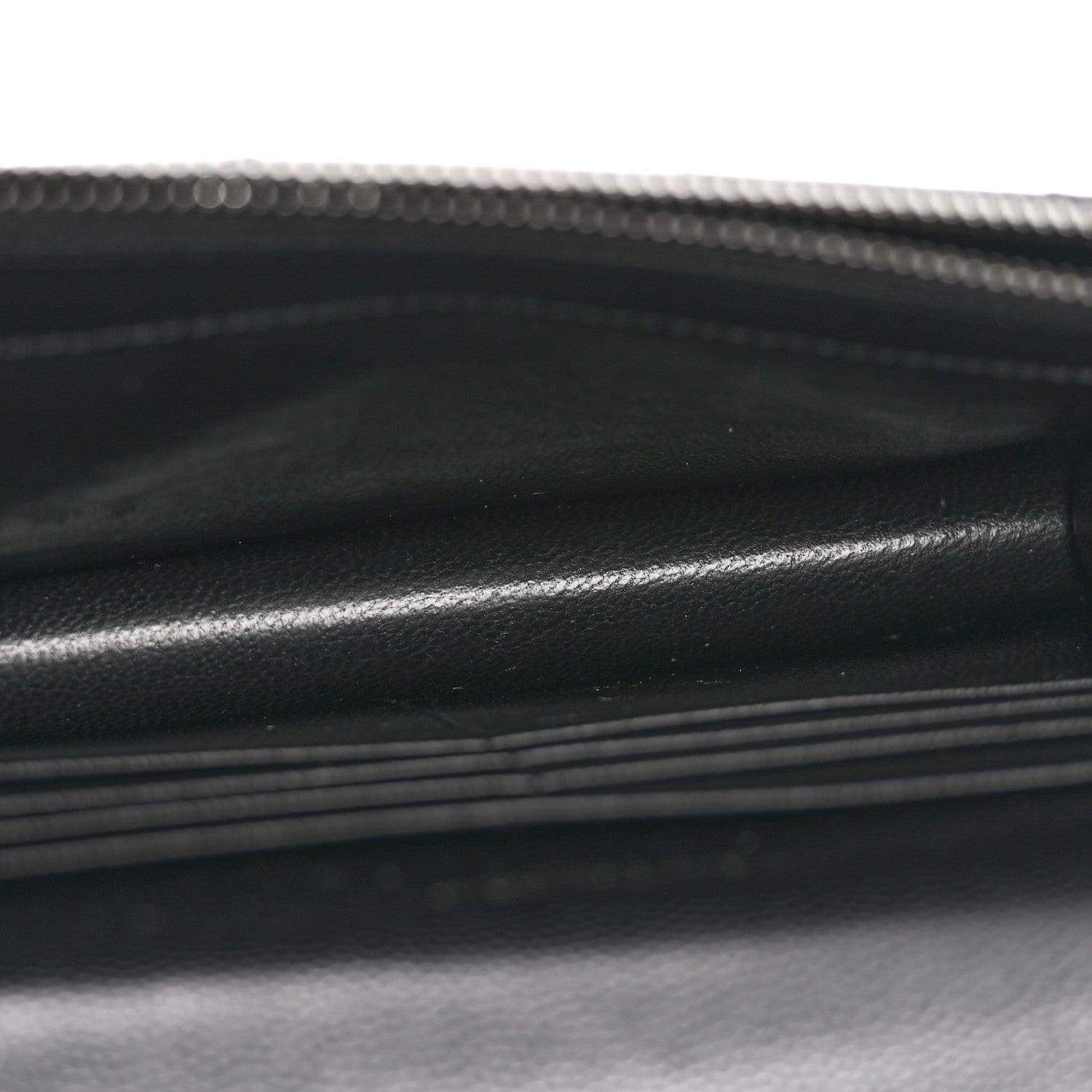 Saint Laurent Grain De Poudre Matelasse Chevron Monogram Monochrome Envelope Chain Wallet Black 5 of 13