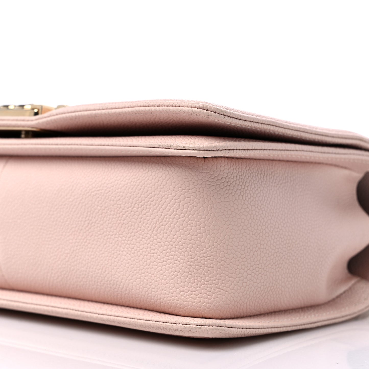 Caviar Chevron Quilted Medium Boy Flap Light Pink