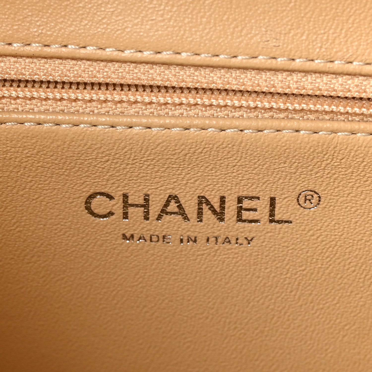 Chanel Raffia Calfskin CC Filigree Vanity Case White 6 of 11