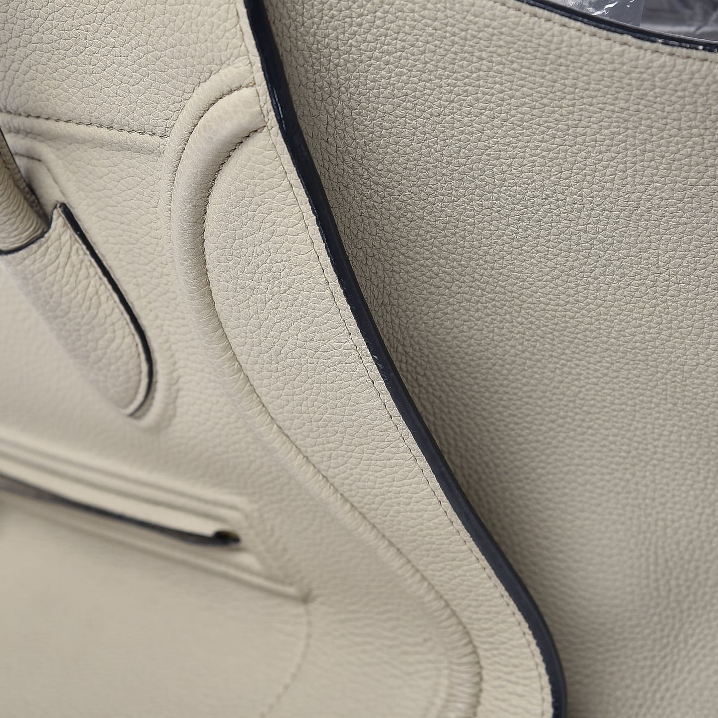 Baby Grained Calfskin Medium Phantom Luggage Quartz