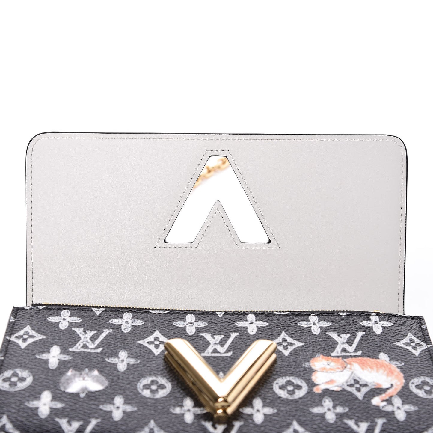 Catogram Twist Chain Wallet Black