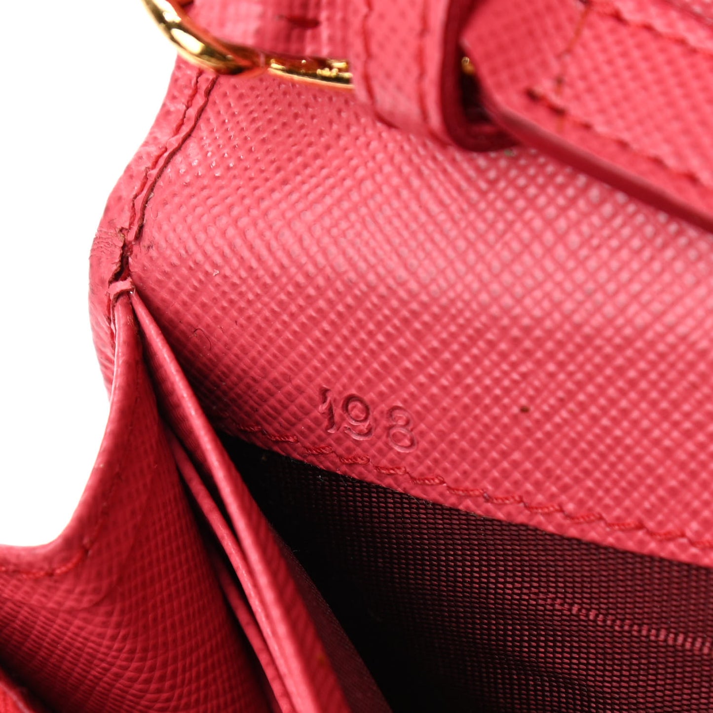 Saffiano Metal Oro Chain Wallet Peonia