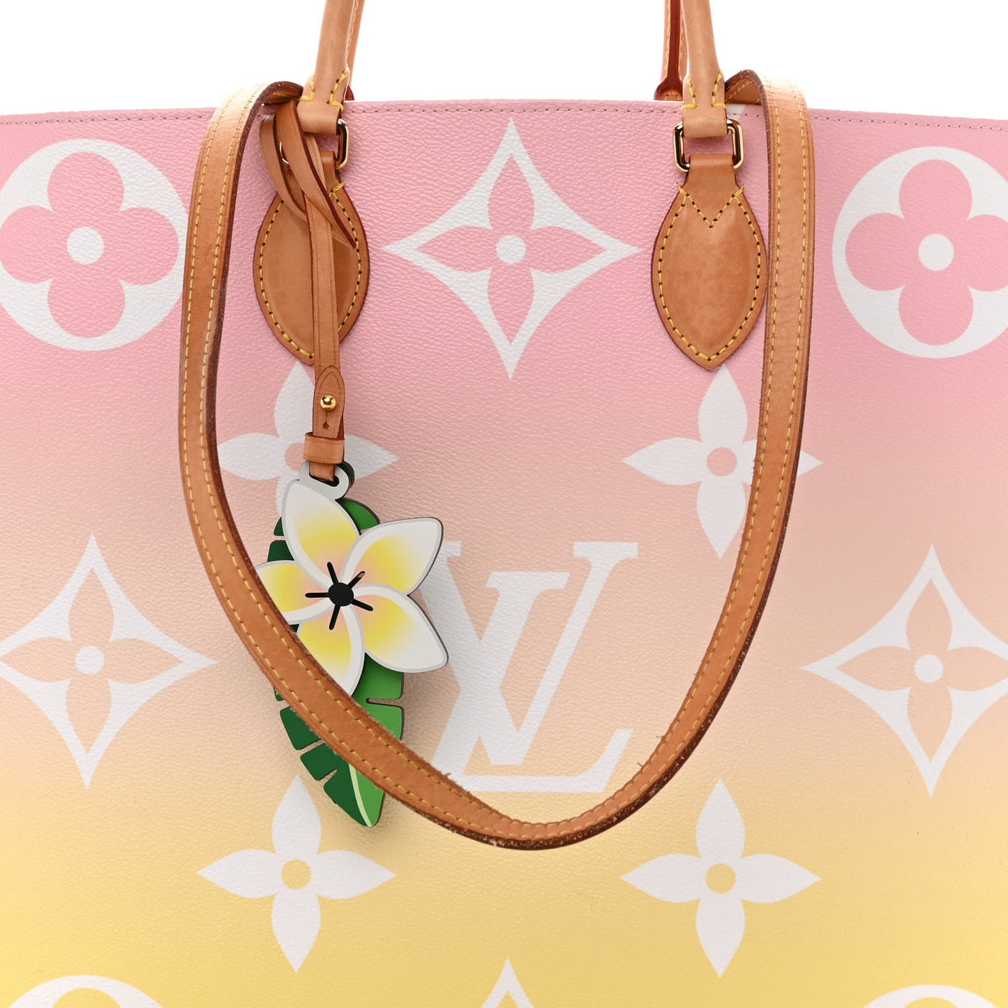 Monogram Giant By The Pool OnTheGo GM Light Pink