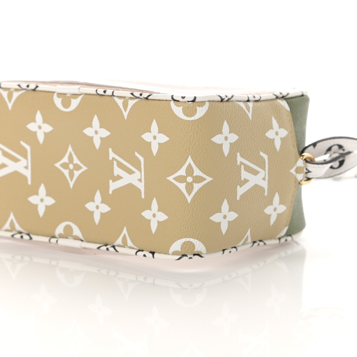 Louis Vuitton Monogram Giant Beach Pouch Kaki 10 of 13