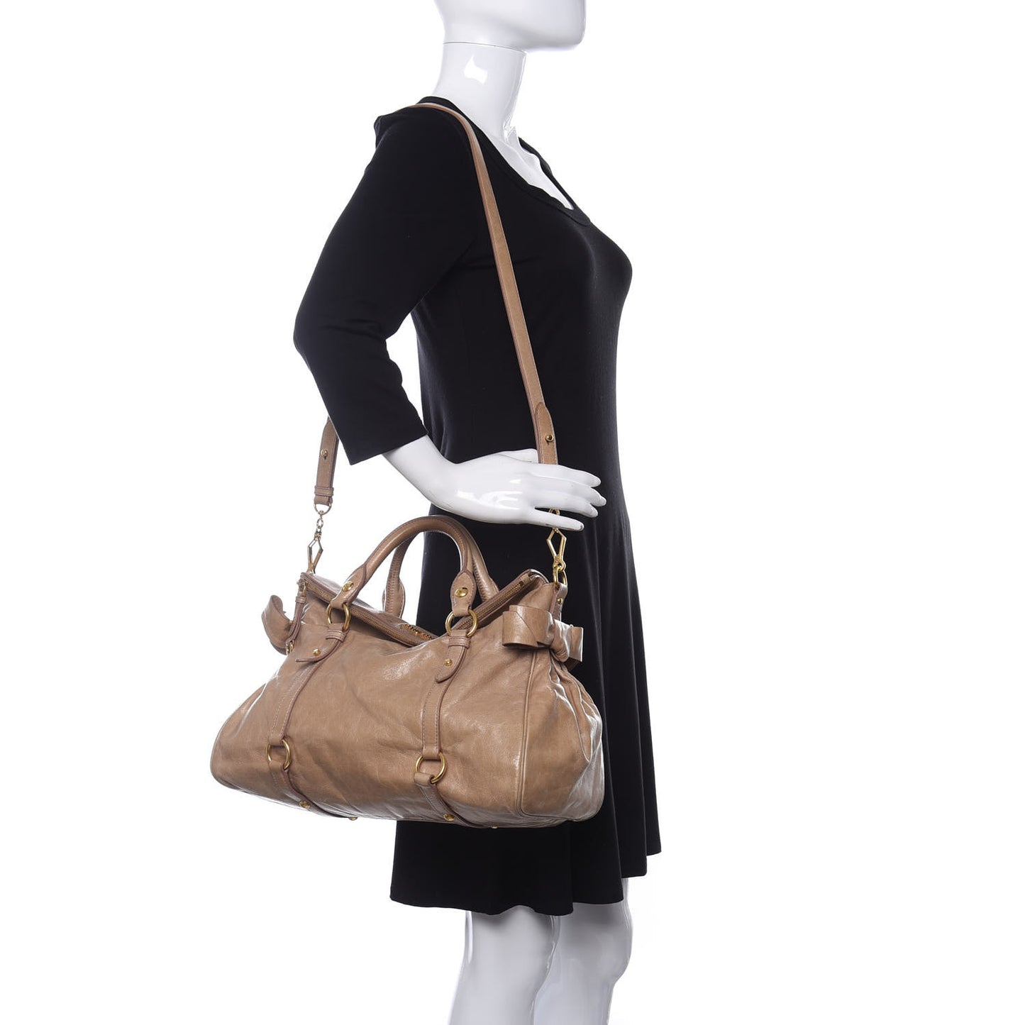Vitello Lux Medium Bow Bag Cammeo
