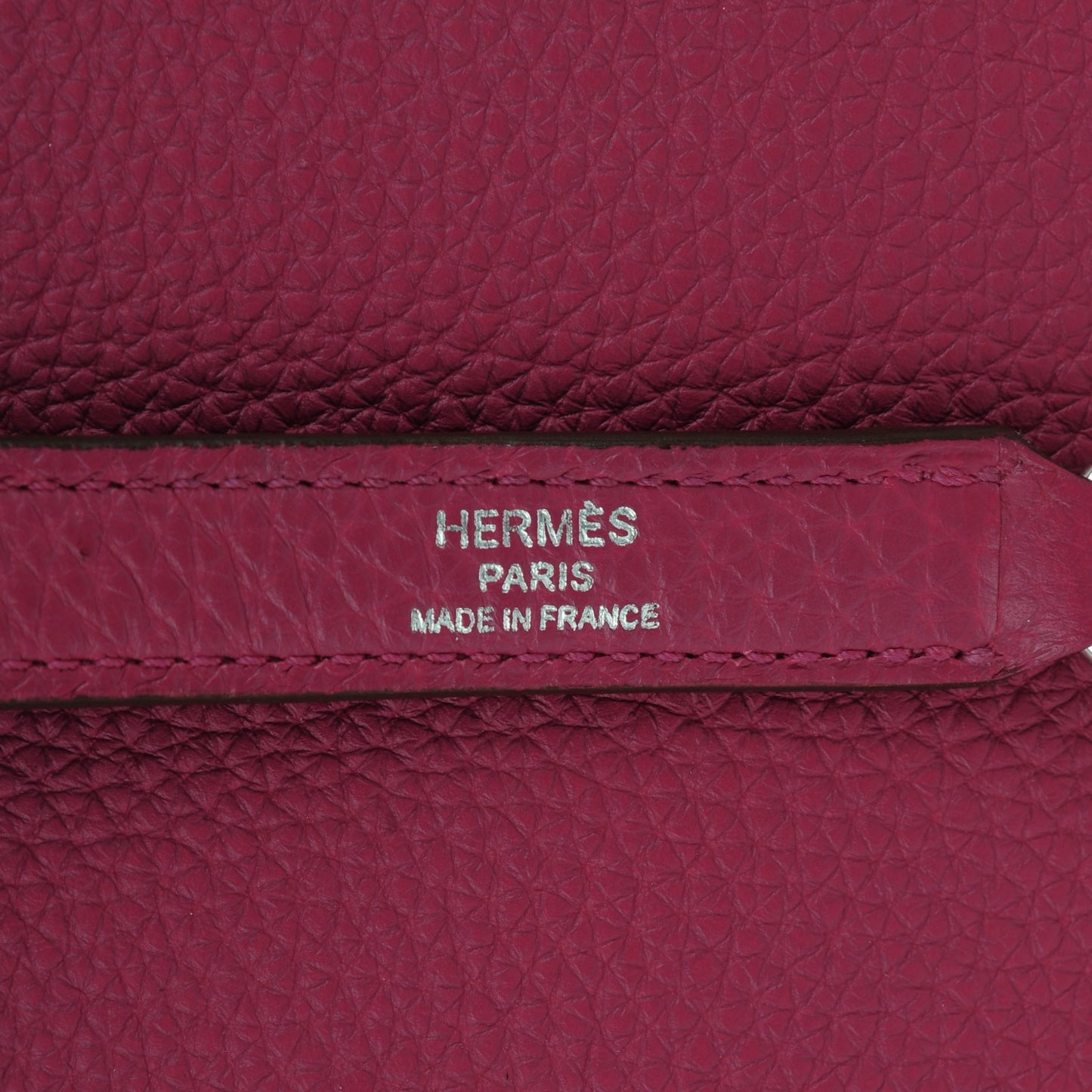 Togo Kelly Retourne 32 Tosca