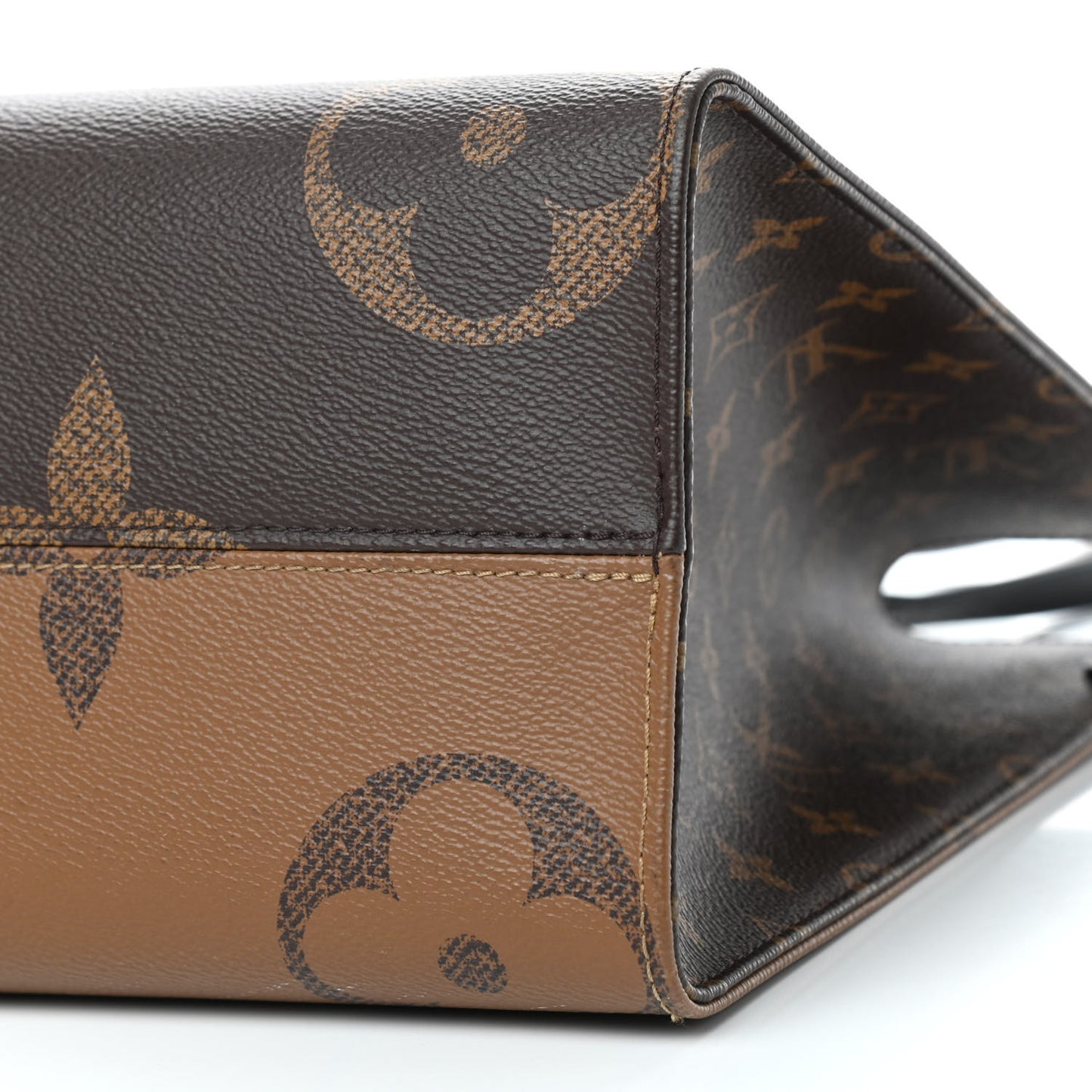 Reverse Monogram Giant Onthego MM