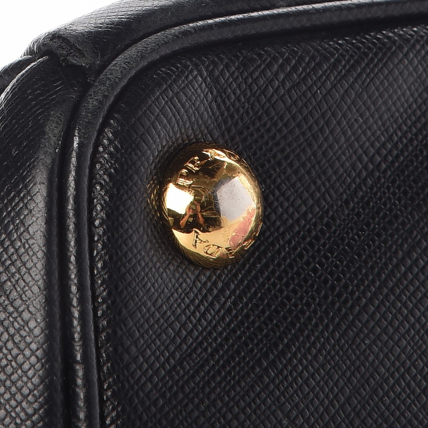 Saffiano Medium Galleria Double Zip Tote Black