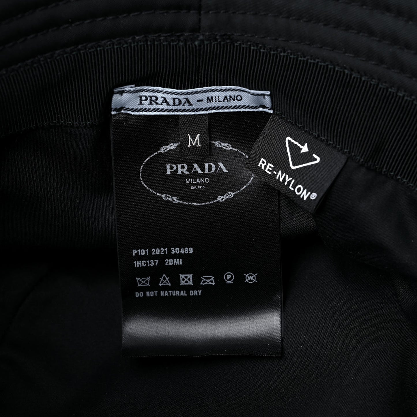 Re-Nylon Metal Triangle Logo Womens Bucket Hat M Black