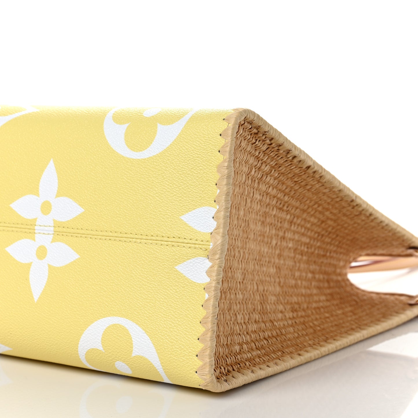 Monogram Giant By The Pool Hawaii Onthego GM Light Pink