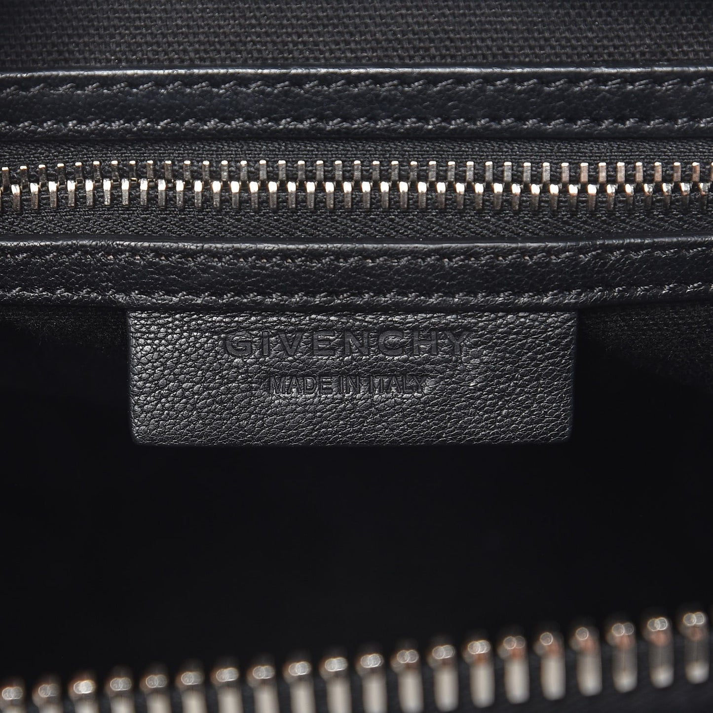 Sugar Goatskin Medium Antigona Black