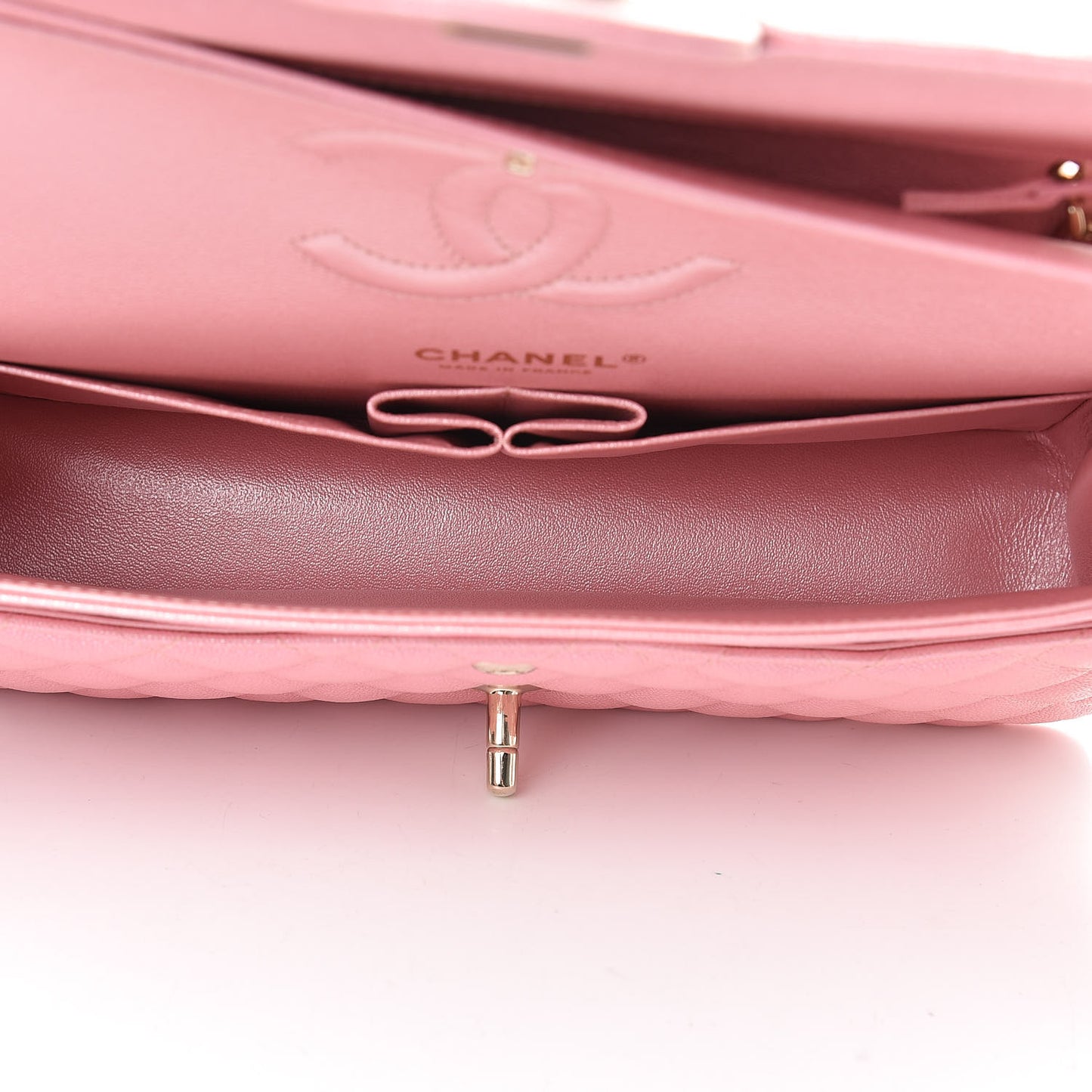 Iridescent Caviar Quilted Medium Double Flap Rose Pink