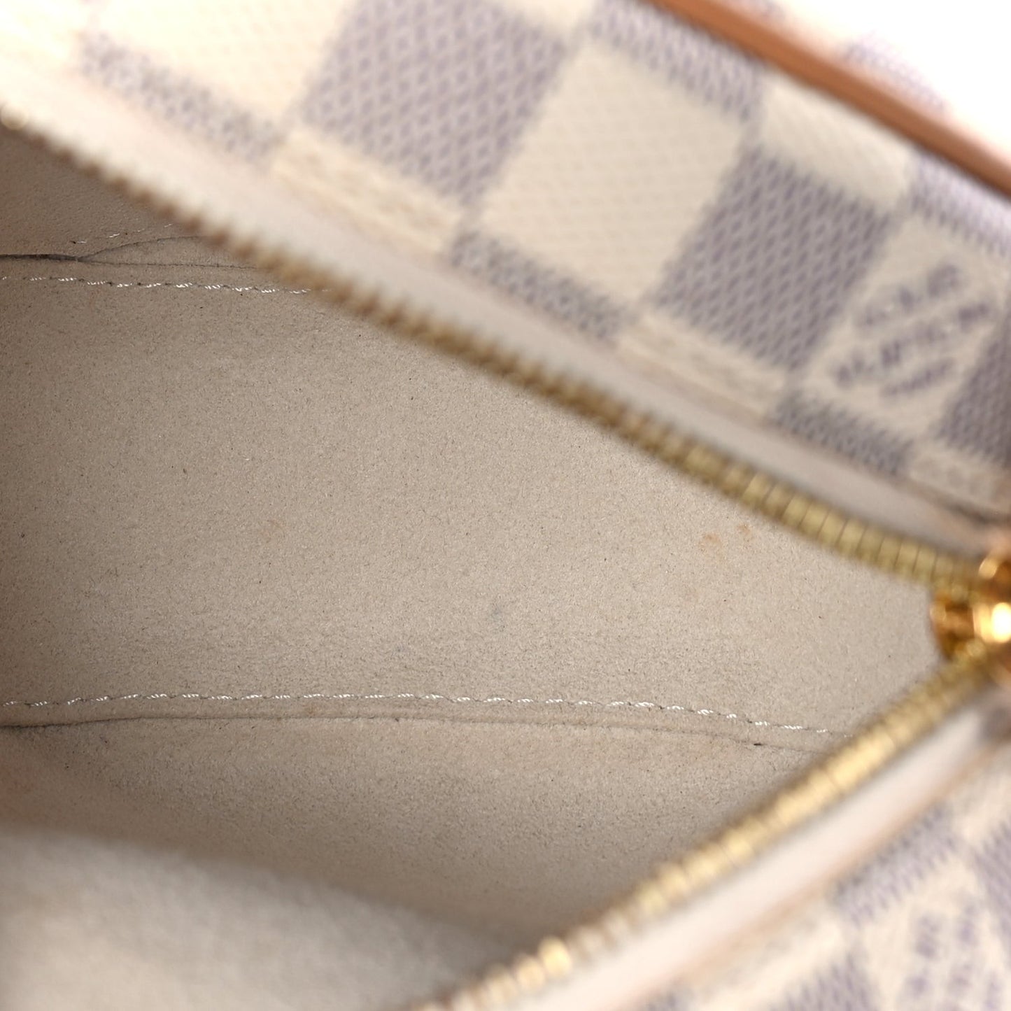 Damier Azur Boite Chapeau Souple PM