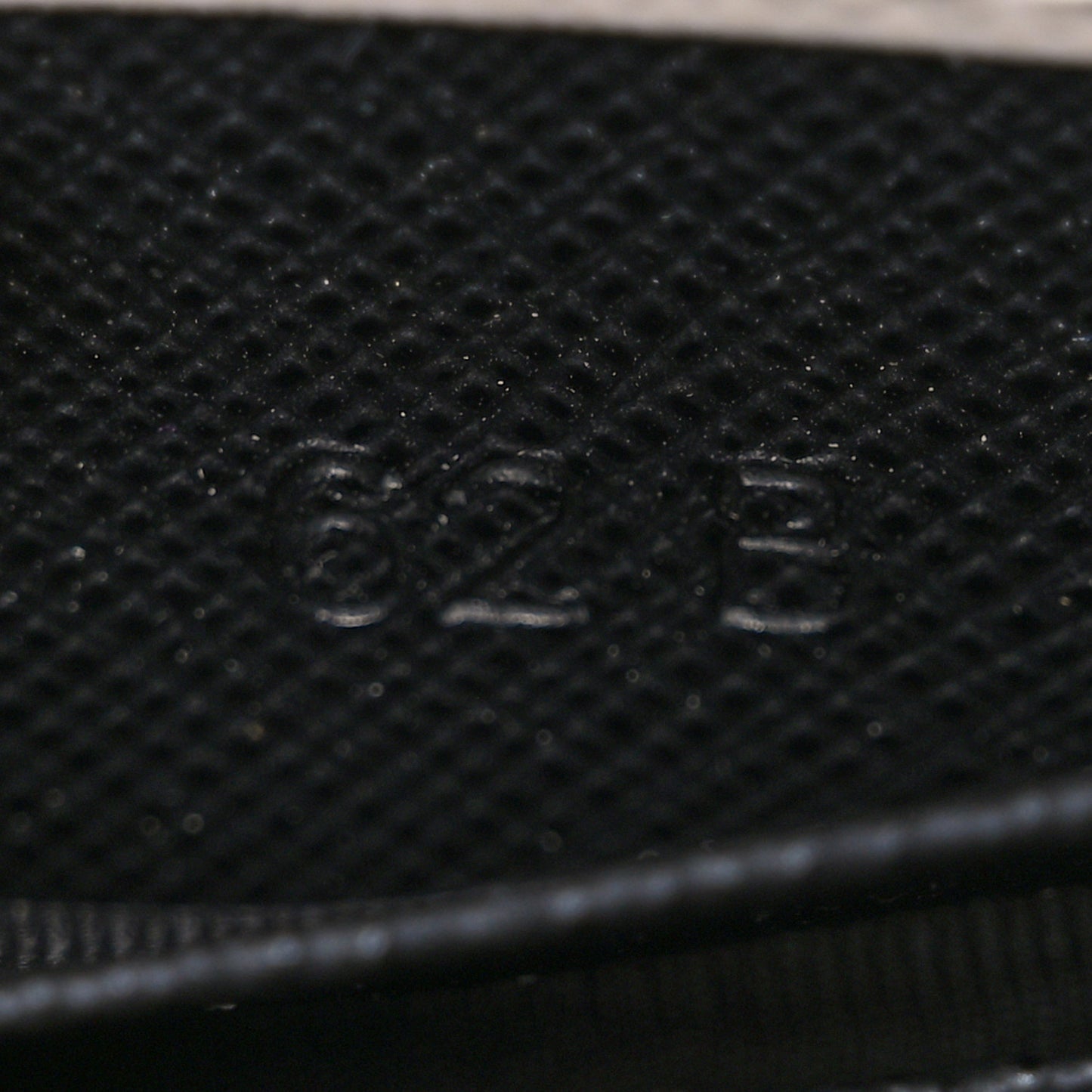 Saffiano Lux Chain Wallet White Multicolor