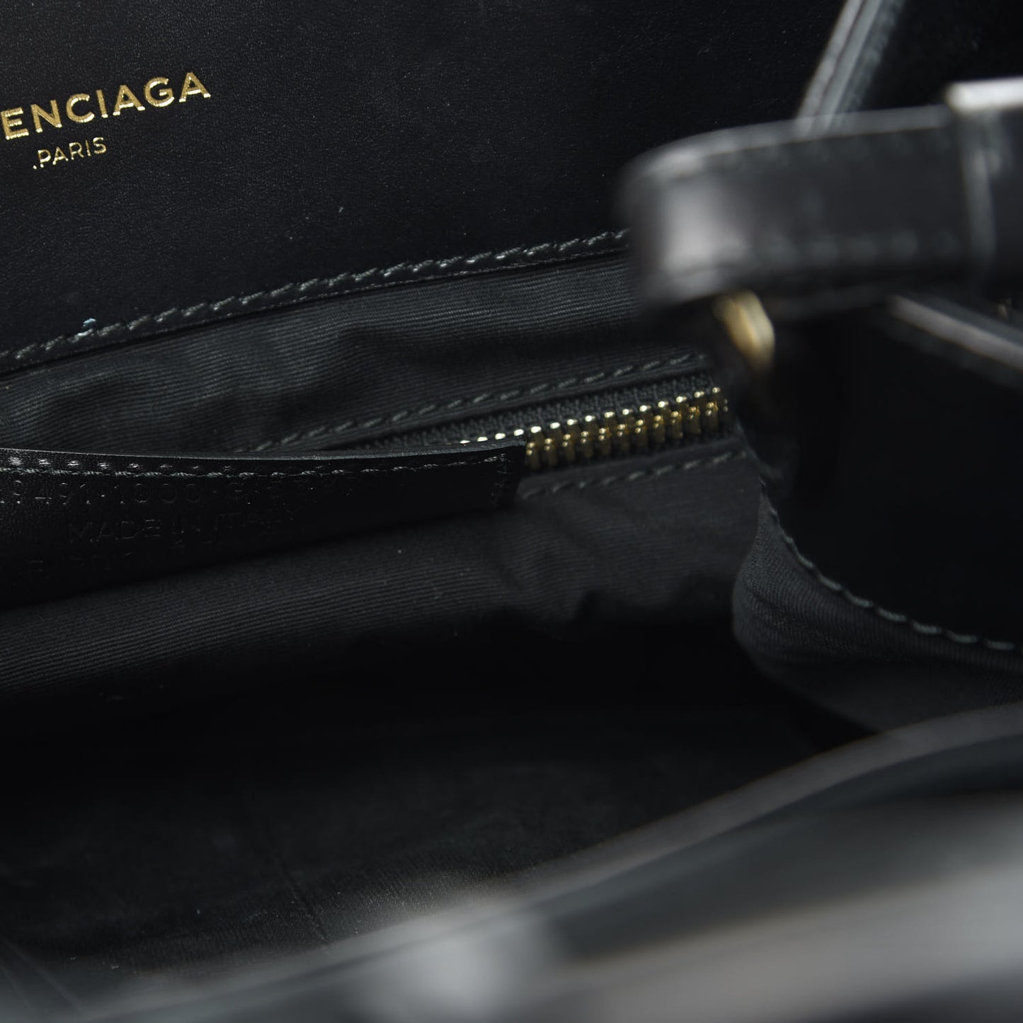 Suede Padlock All Afternoon Black