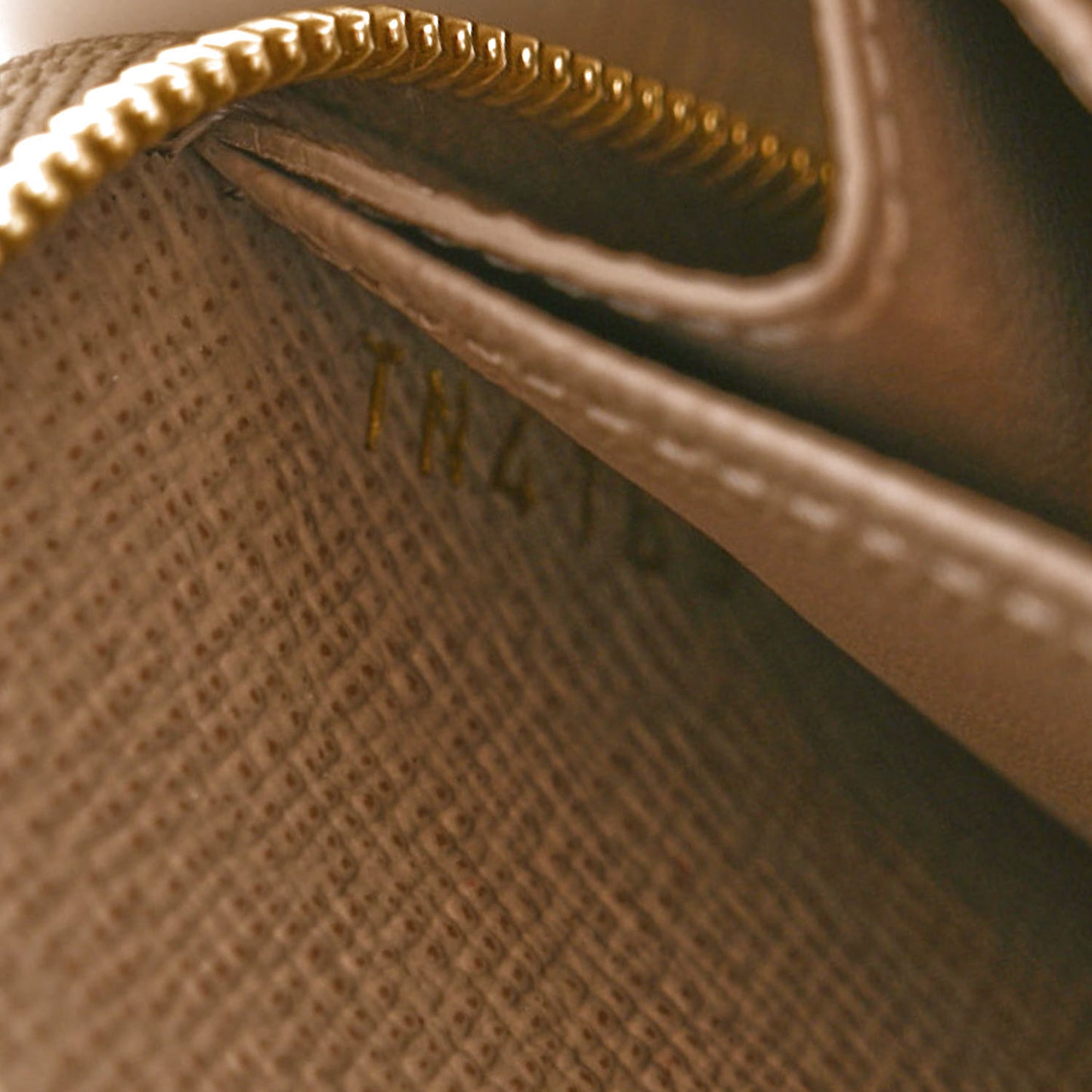 Epi Zippy Coin Purse Galet