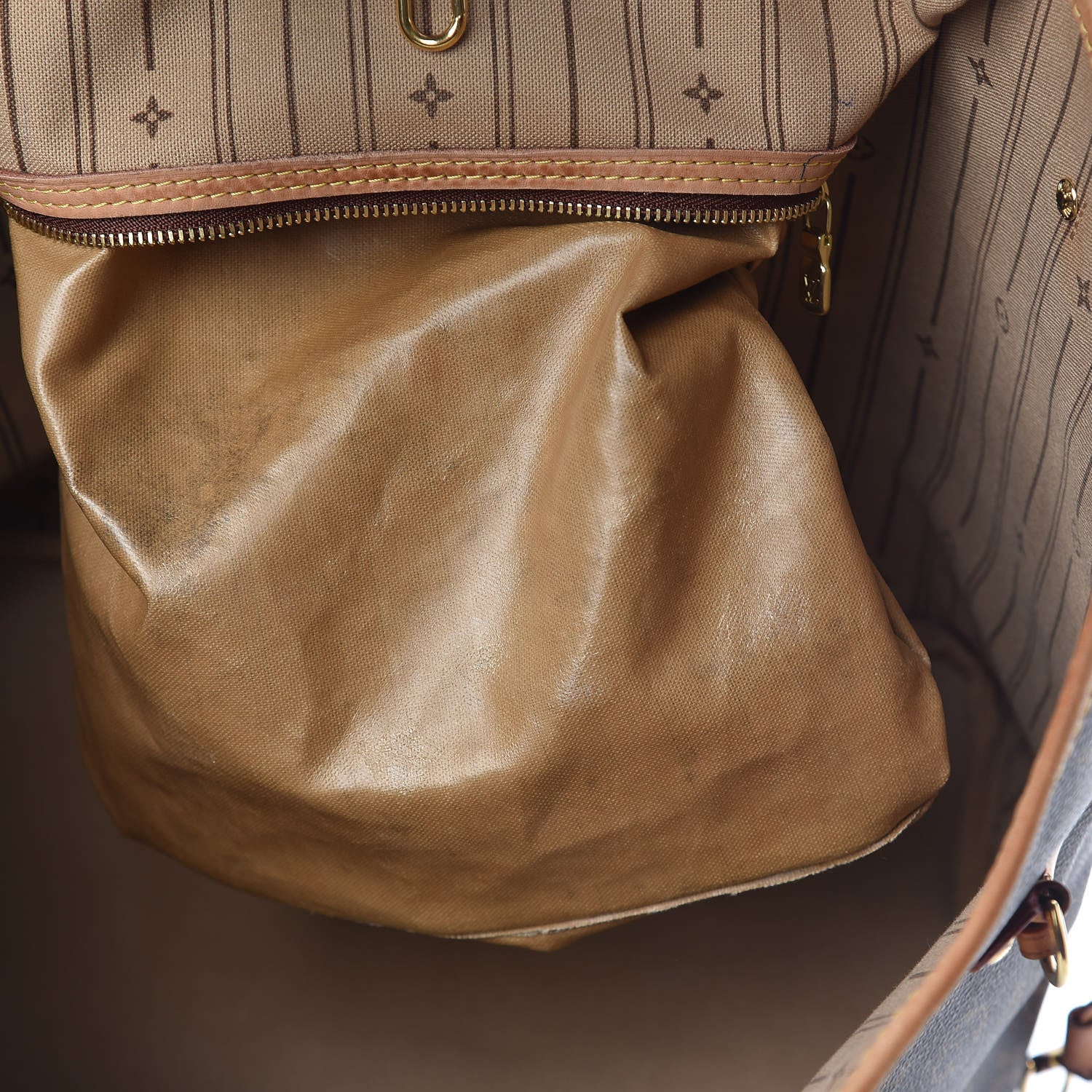 Louis Vuitton Monogram Neverfull MM 8 of 15