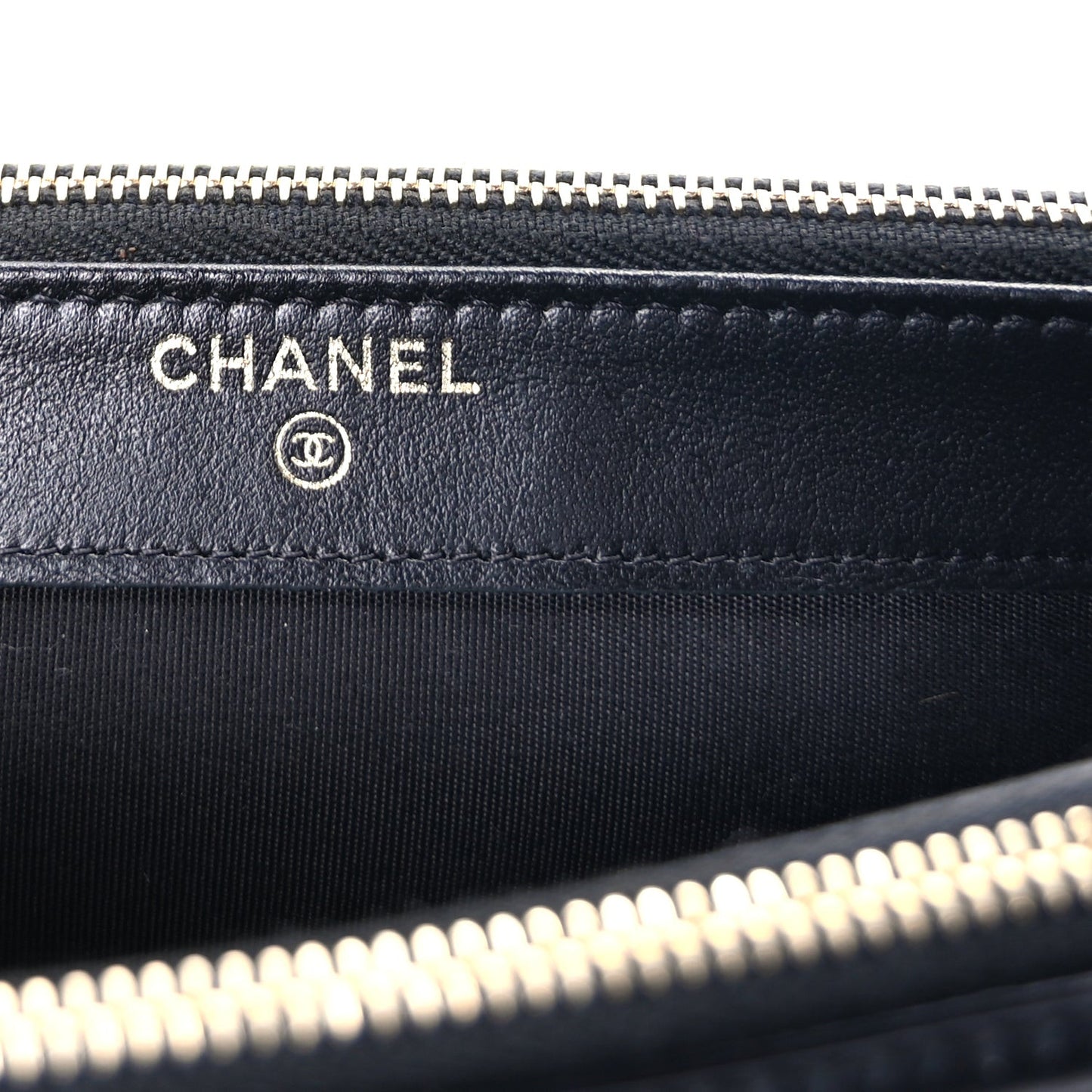 Caviar Quilted CC Filigree Clutch With Chain  Navy Black