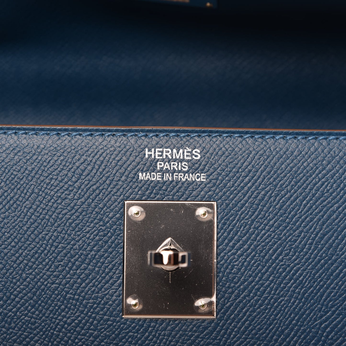 Epsom Kelly Flag Sellier 35 Bleu Thalassa White