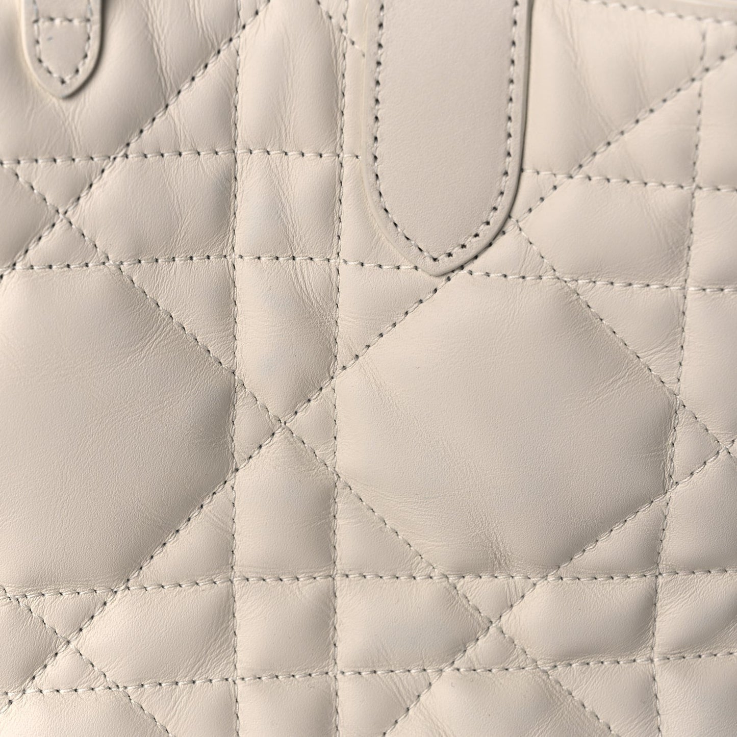 Calfskin Macrocannage Medium Toujours Latte