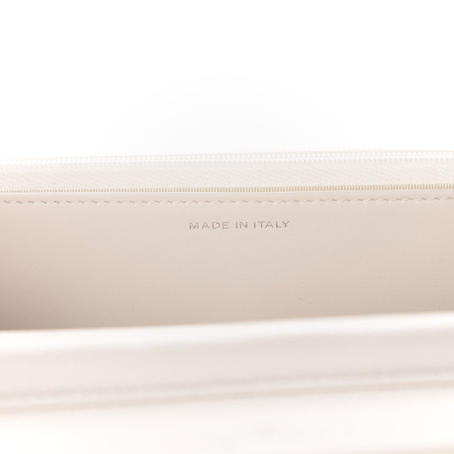 Caviar Quilted Wallet On Chain WOC White