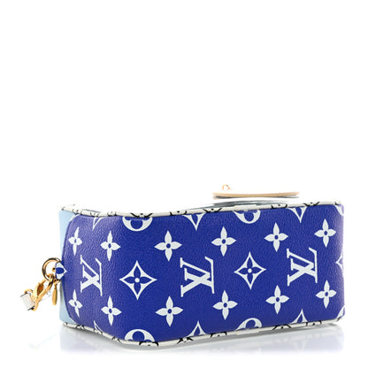 Louis Vuitton Monogram Giant Hawaii Beach Pouch Blue 4 of 9