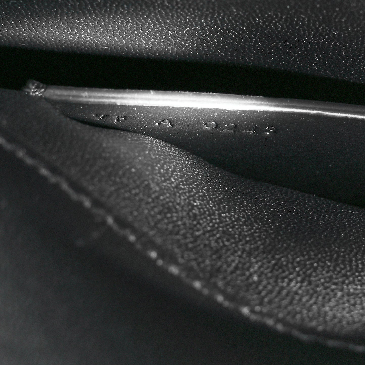 Calfskin Crocodile Embossed 4G Medium Crossbody Bag Black