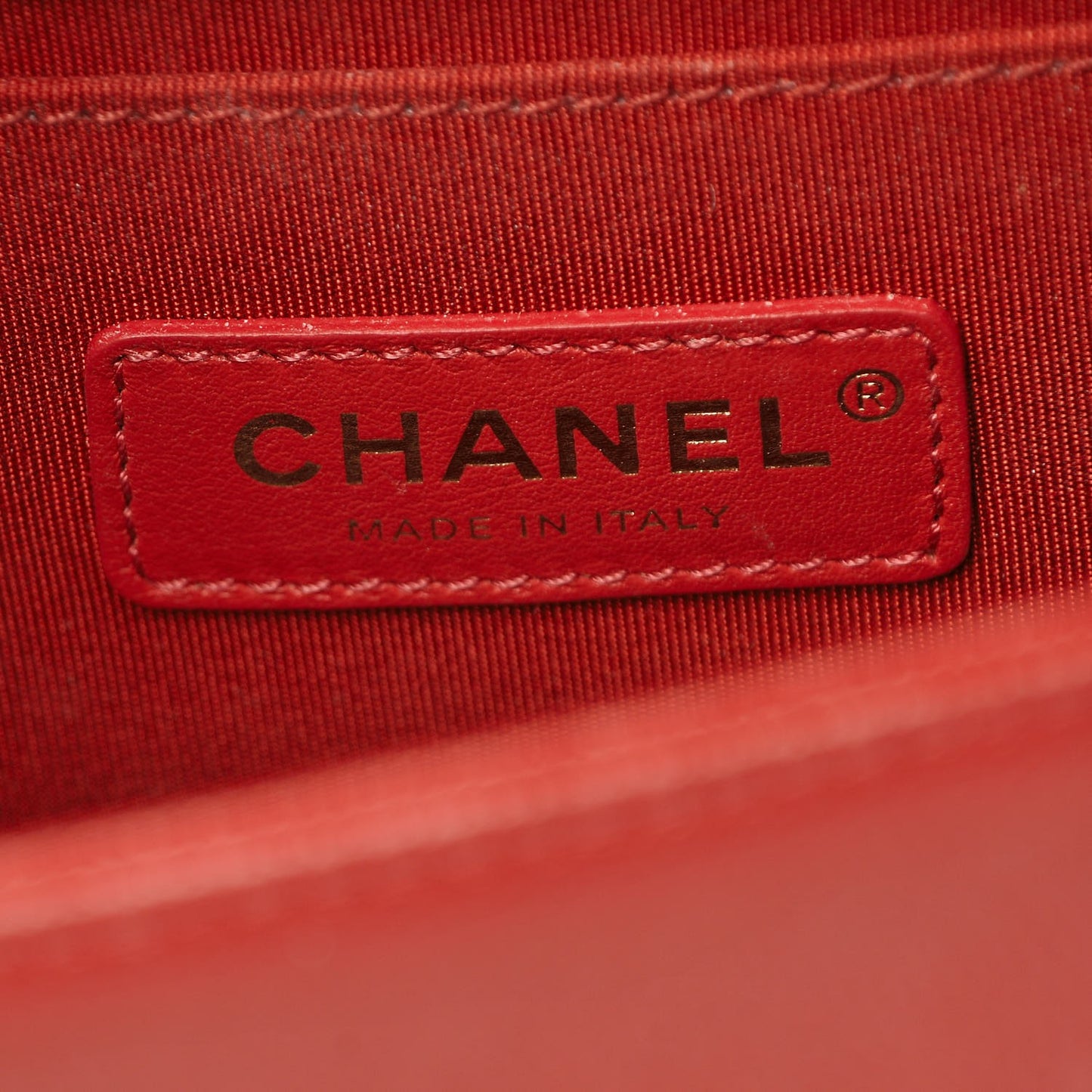 Caviar Chevron Quilted Medium Boy Flap Red