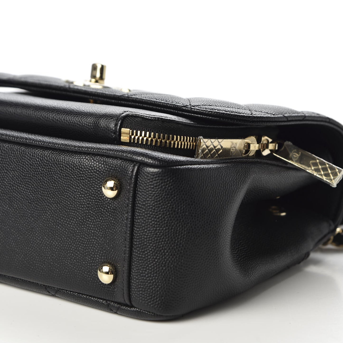 Caviar Quilted Medium Business Affinity Flap Black