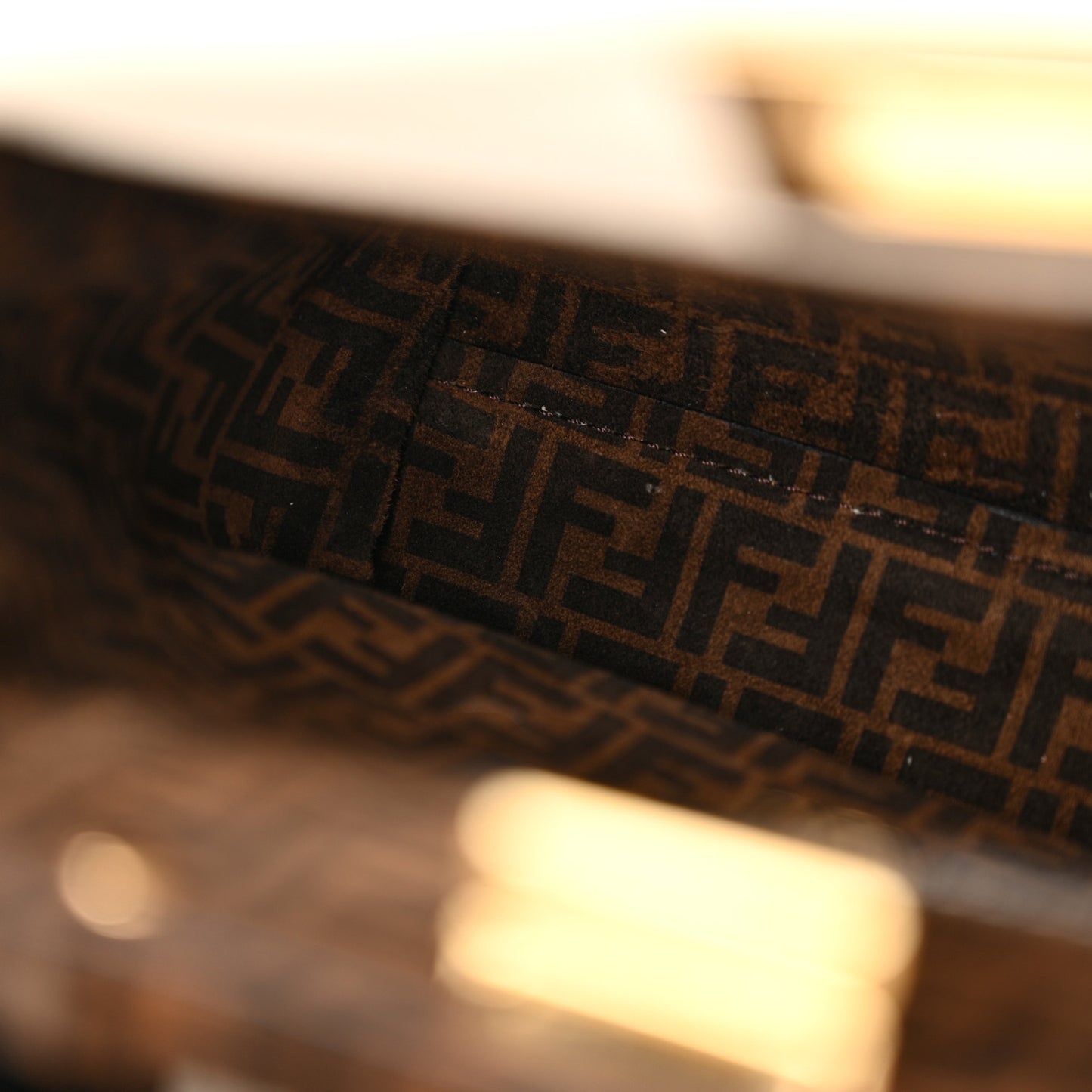 Vitello Seta Suede FF Mini Peekaboo Iconic Satchel Uovo Sigaro Marrone