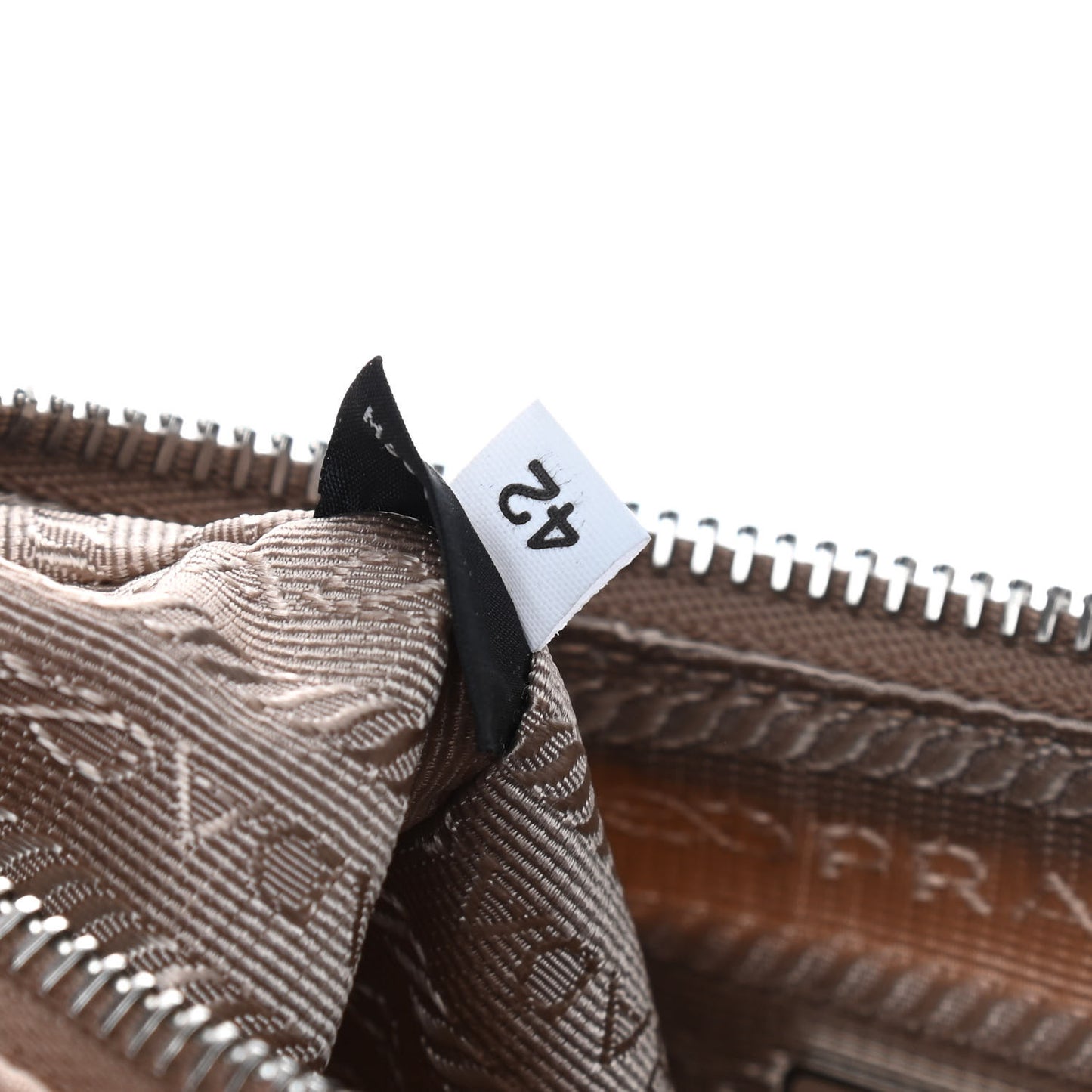 Nylon Re-Edition 2005 Shoulder Bag Cammeo