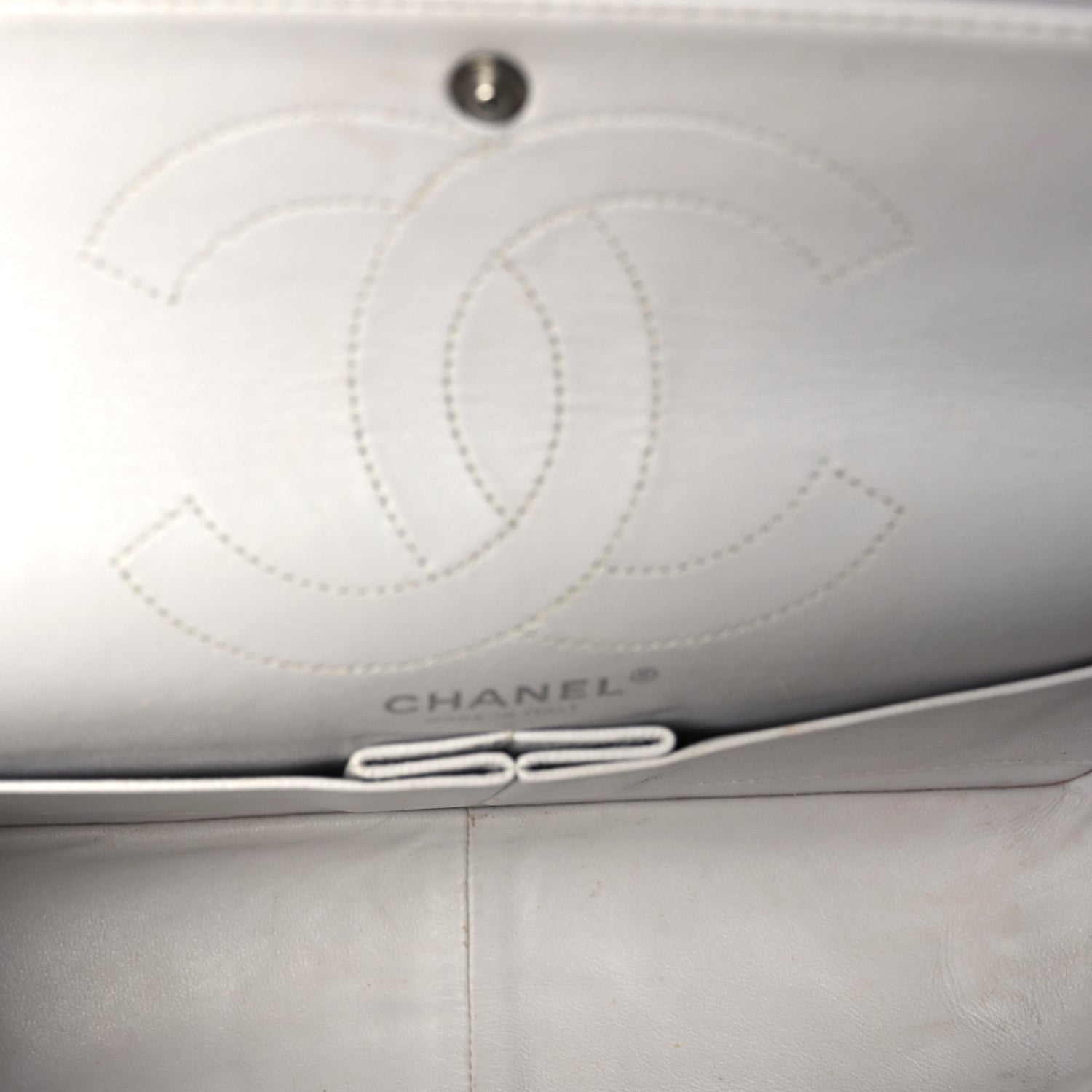 Chanel Aged Calfskin 2.55 Reissue 226 Flap  Ivory 4 of 9