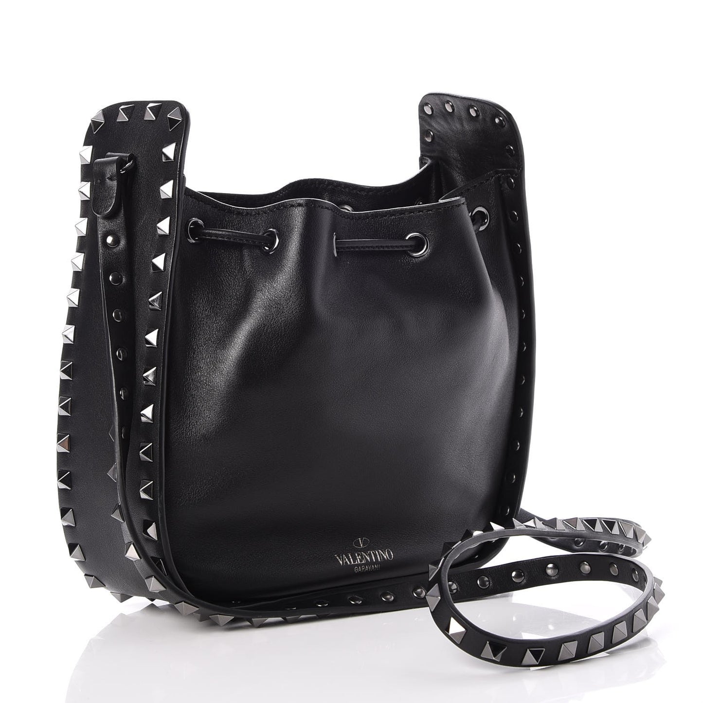 Vitello Rockstud Bucket Bag Black