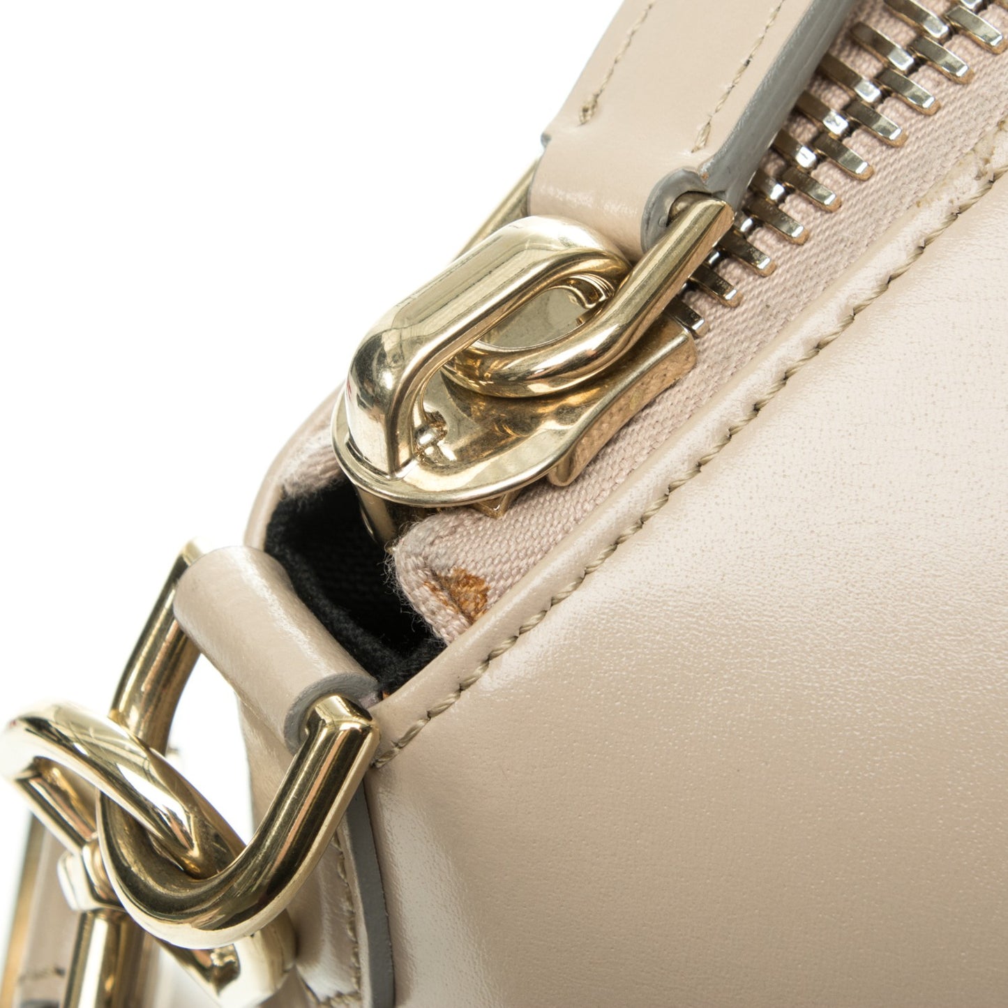 Smooth Calfskin Medium Antigona Sand