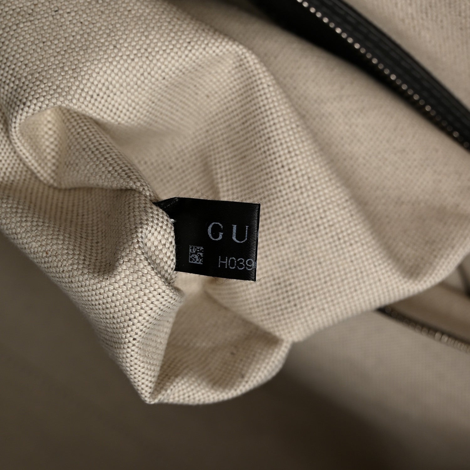 Gucci GG Supreme Monogram Textured Dollar Calfskin Large Savoy Duffle Bag Grey Black Graphite Grey 5 of 15