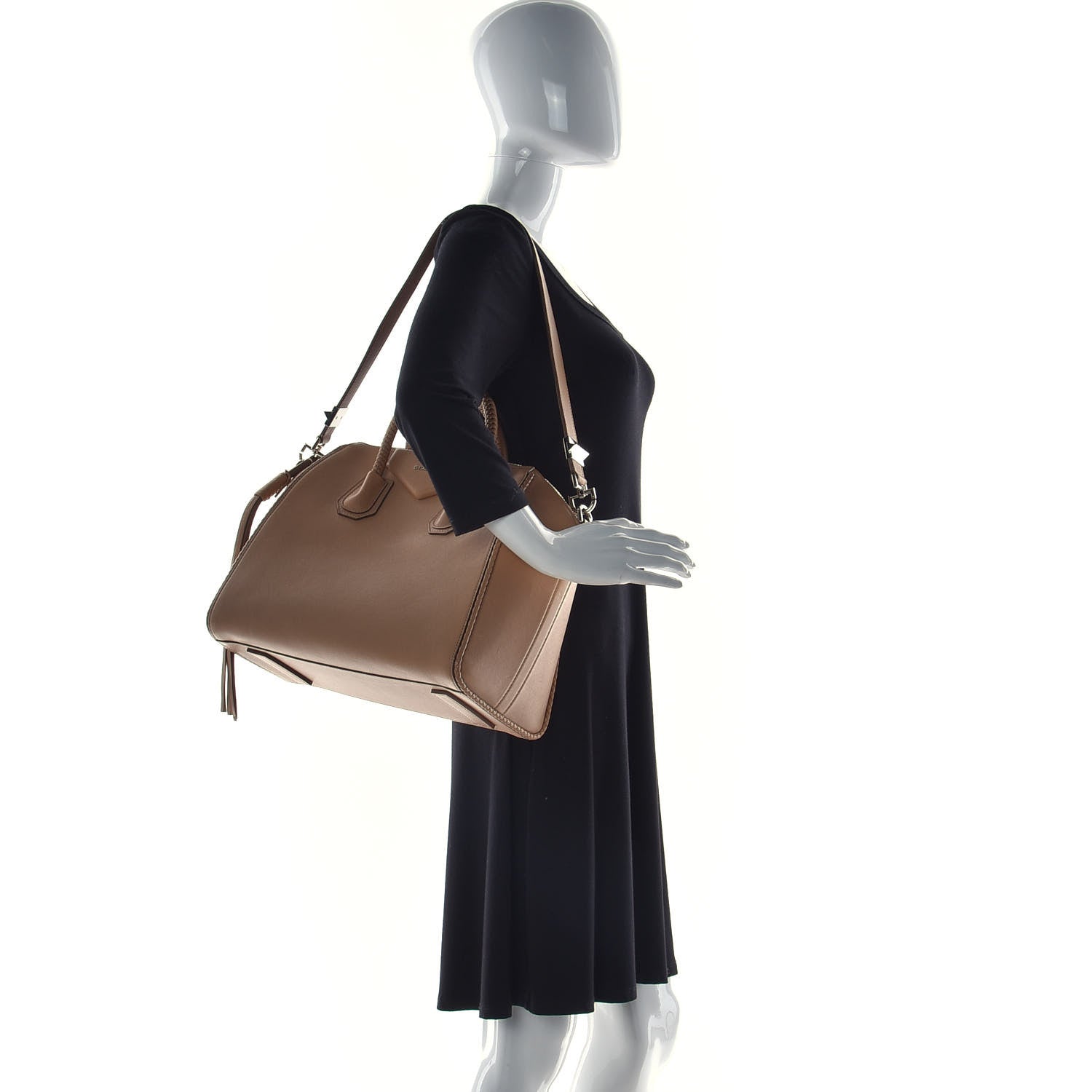 Givenchy Sugar Goatskin Braided Medium Antigona Medium Beige 2 of 21