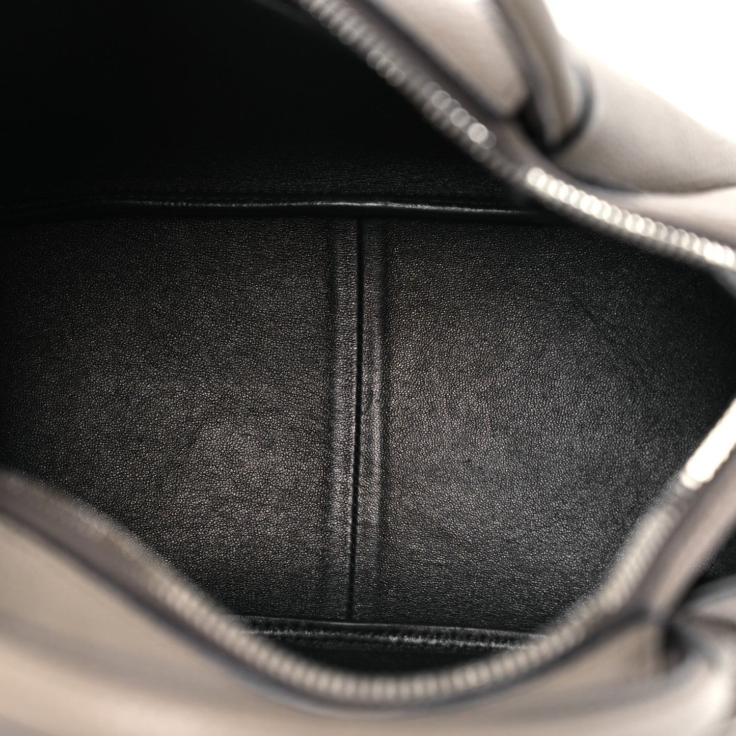 Vitello Daino Soft Small Zippered Top Handle Bag Ninfea