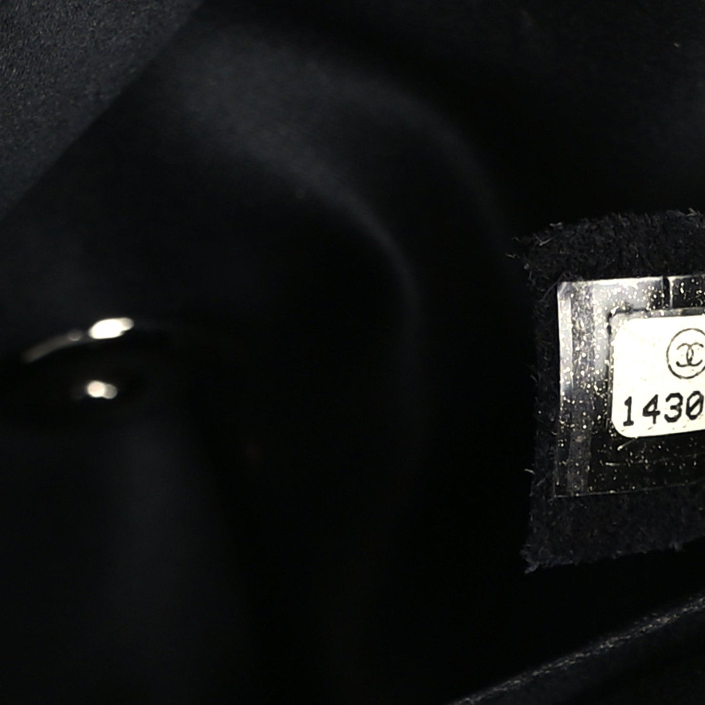 Vinyl Mesh Quilted Medium Single Flap  Black