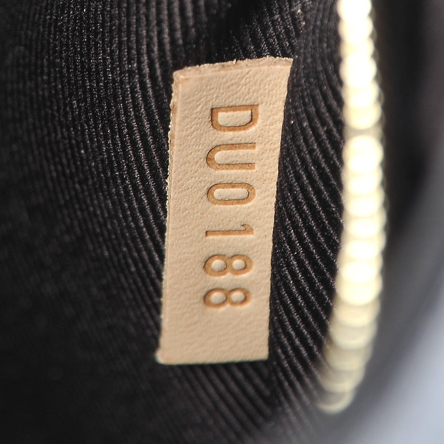 Louis Vuitton Monogram Cluny MM 7 of 8