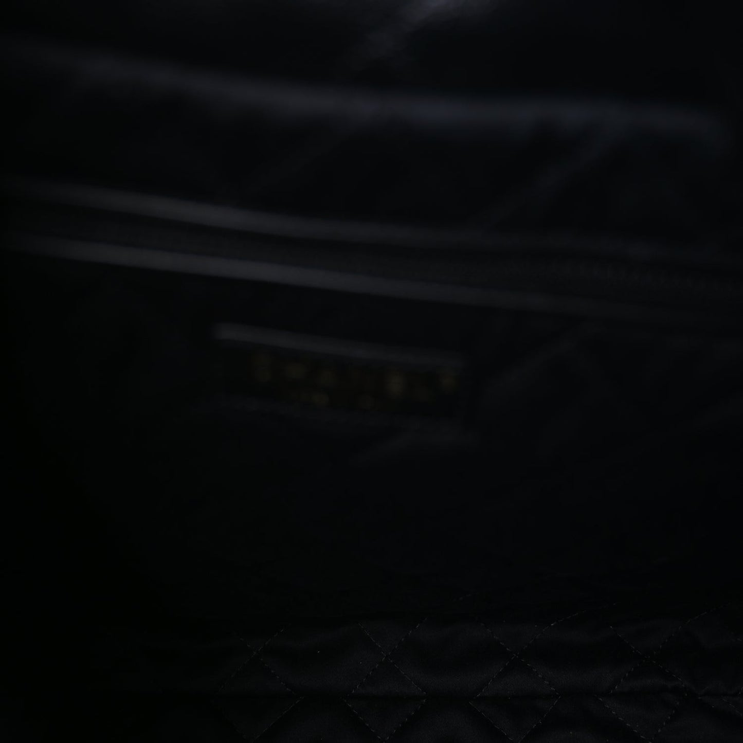 Shiny Caviar Quilted Monochrome  22  Black
