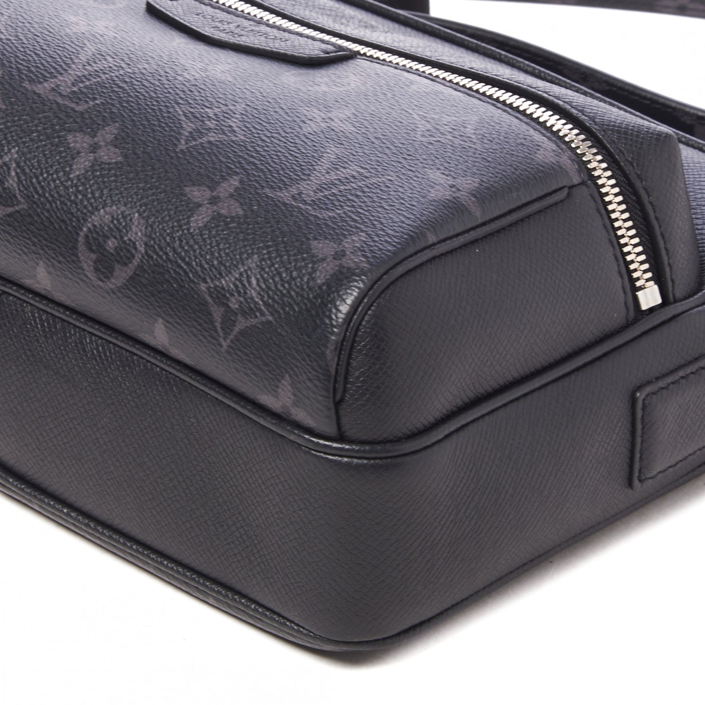 Taiga Monogram Eclipse Outdoor Messenger Black