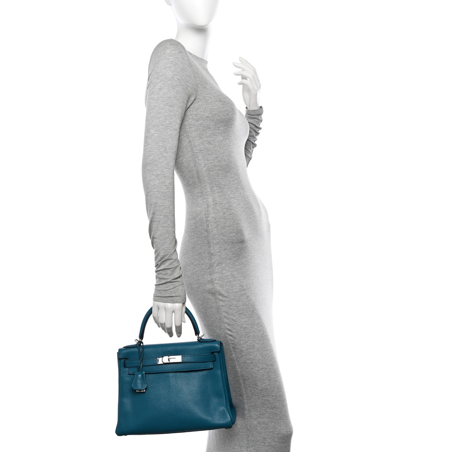 Taurillon Clemence Kelly Retourne 28 Bleu Izmir