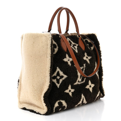 Louis Vuitton Shearling Monogram Giant Teddy Onthego GM Black White 3 of 10