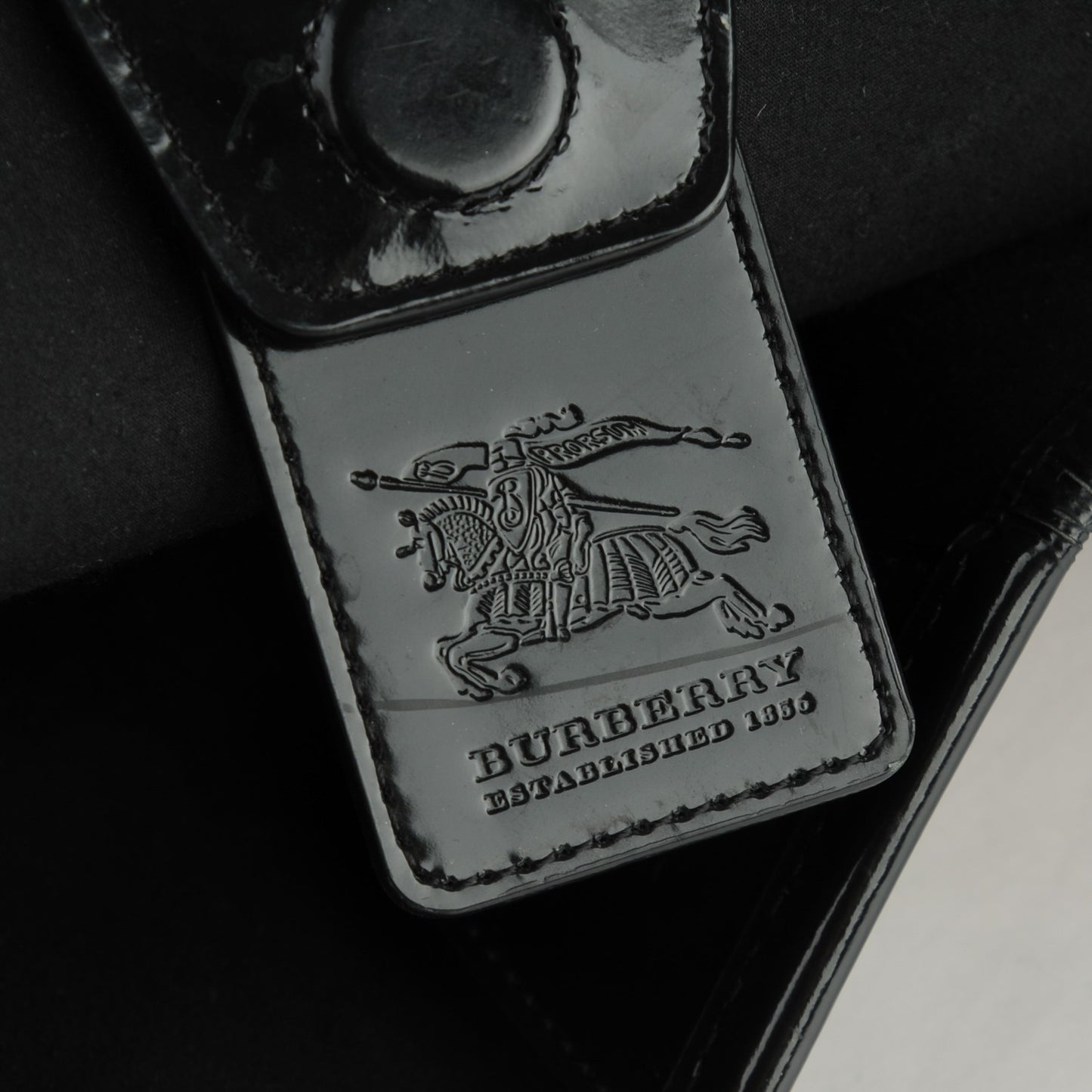 Nova Check Hobo Black