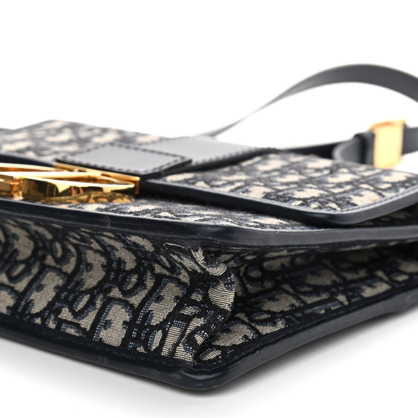 Oblique 30 Montaigne Flap Bag Blue