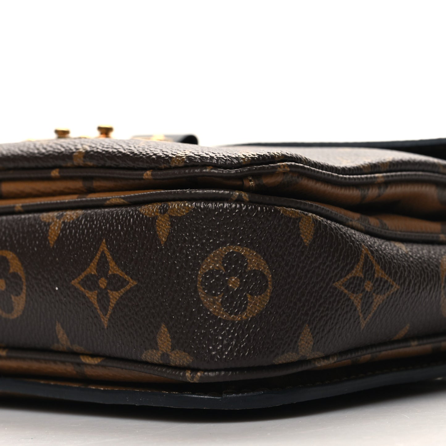 Reverse Monogram Pochette Metis