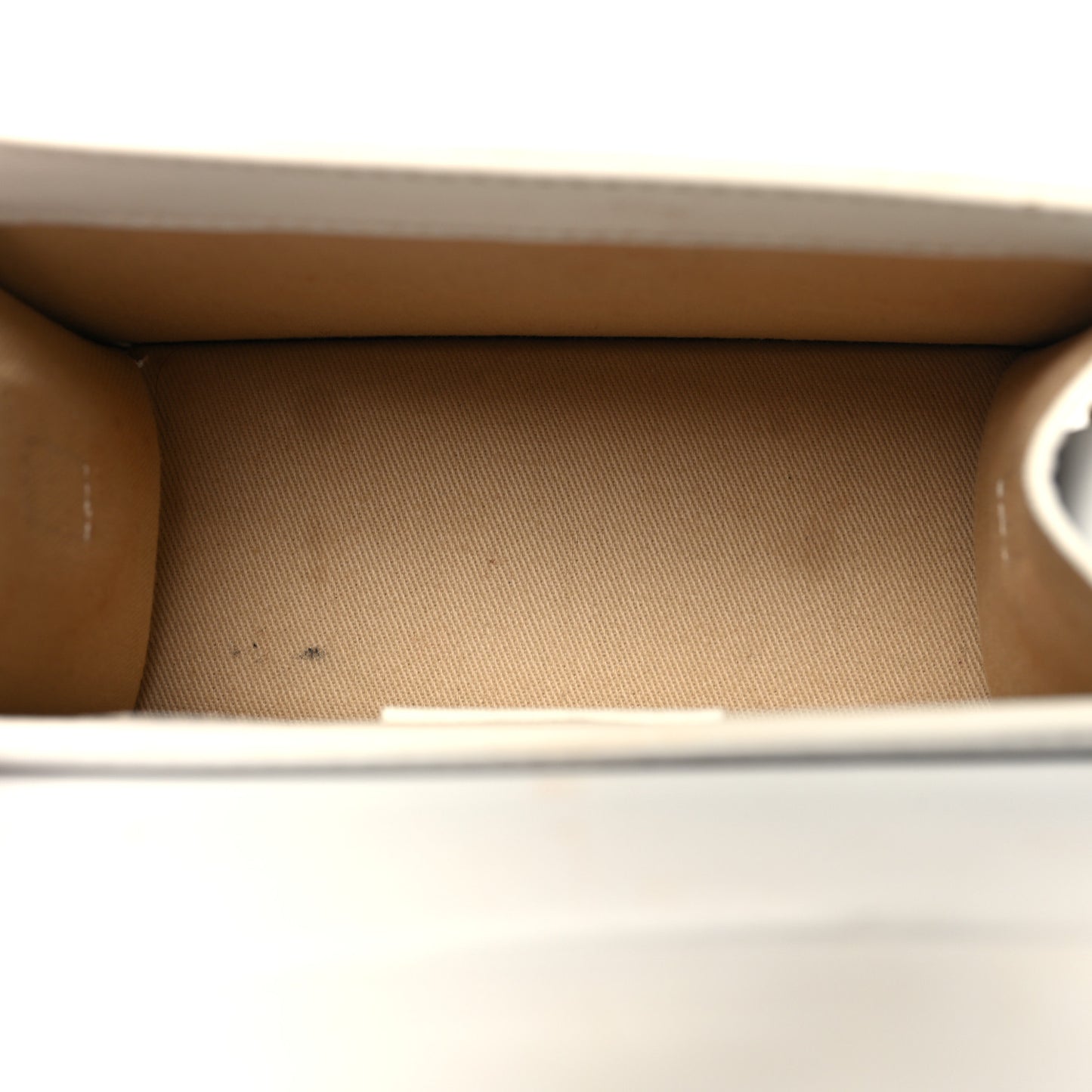 Smooth Calfskin Le Chiquito Moyen White